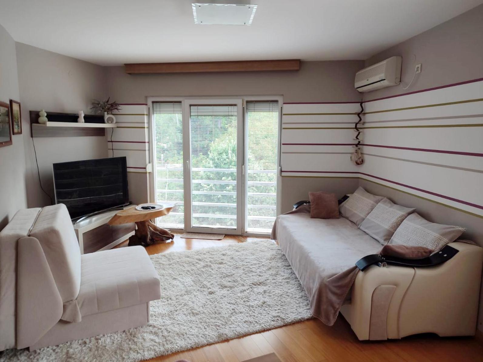 Apartman Lux Sneznik Vrnjačka Banja Екстериор снимка
